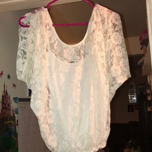 Size M Pearl Color Lace Blouse w/ Liner